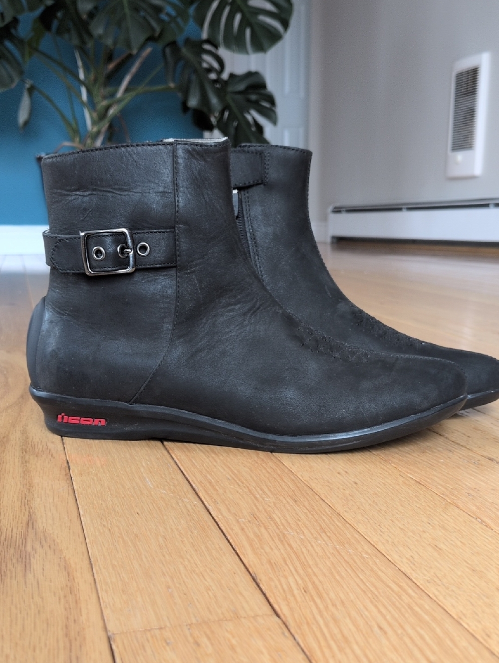 ICON Motosports "Sacred" Low Leather Motorcycle Riding Boots Black Size 8